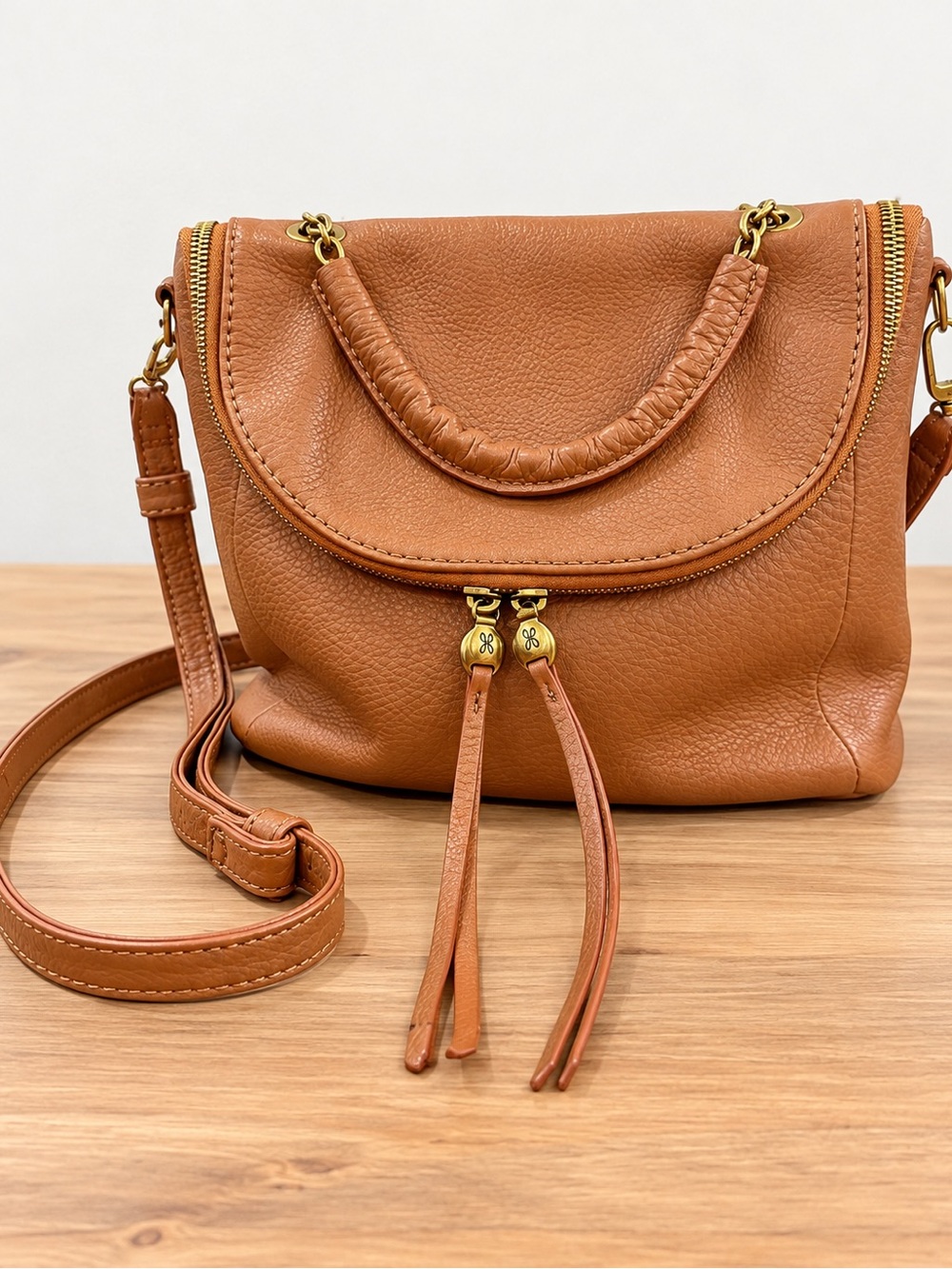 HOBO fern messenger crossbody leather cognac purse